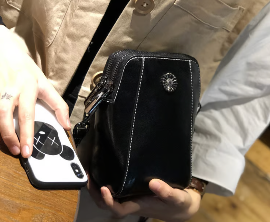 Women's soft leather mobile phone bag messenger bag